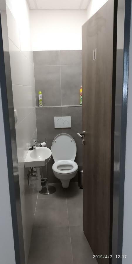 Auberge de jeunesse White Coral Club à Košice Extérieur photo